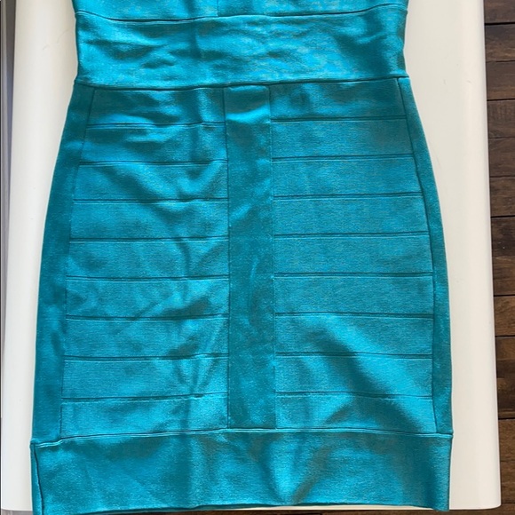 Dress - Picture 7 of 8